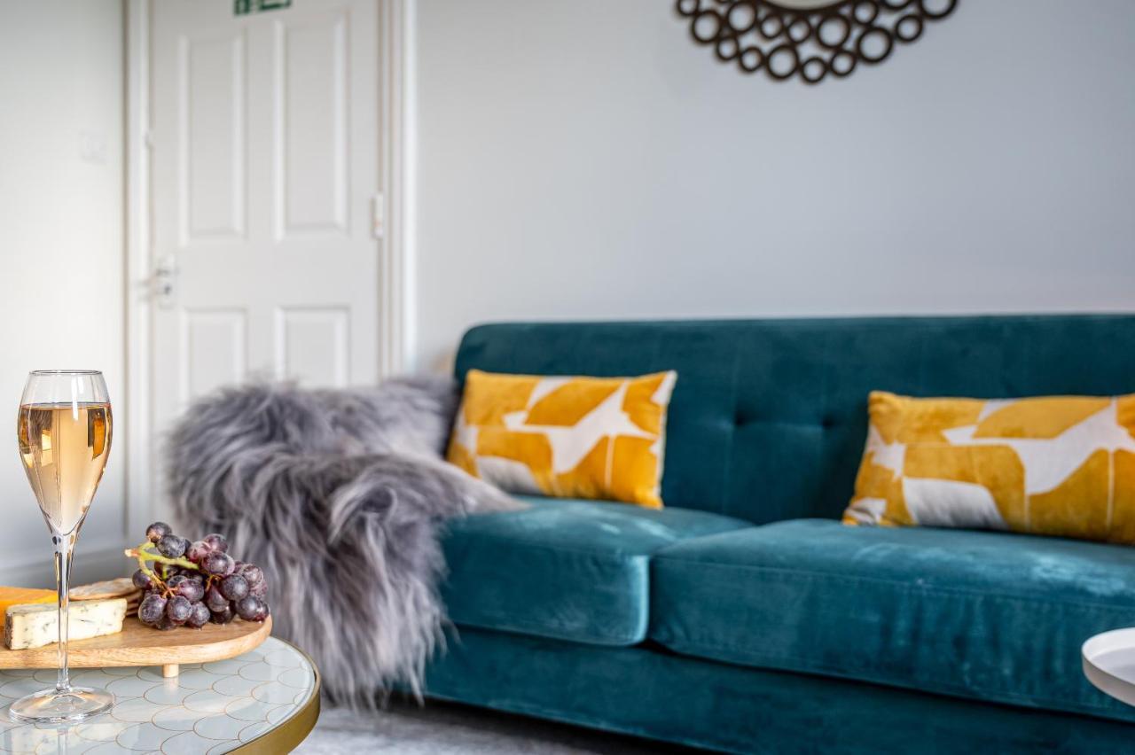 Stunning 5 Bedroom 5 En-Suite Victorian House In Harrogate Bagian luar foto