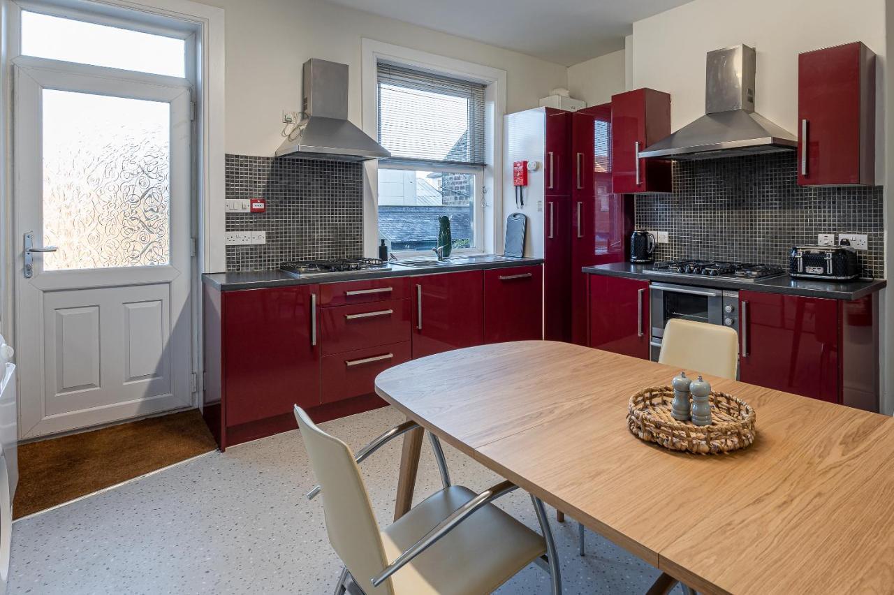 Stunning 5 Bedroom 5 En-Suite Victorian House In Harrogate Bagian luar foto